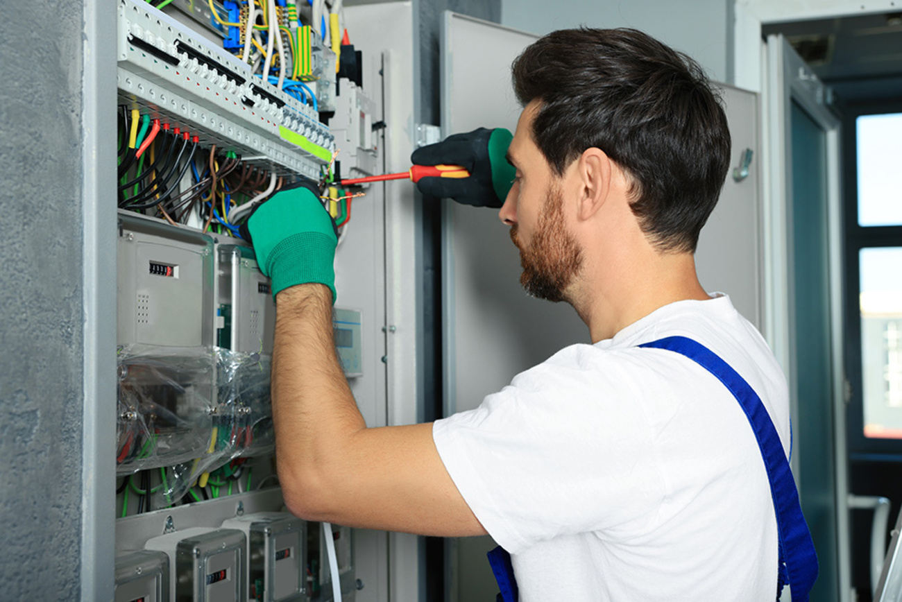 Nieder&shy;spannungs&shy;anlagen bei ERCEG GmbH in Hanau